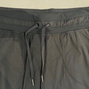 Lululemon Ruched Black Drawstring Joggers Pants Pockets Excellent Athletic - 4